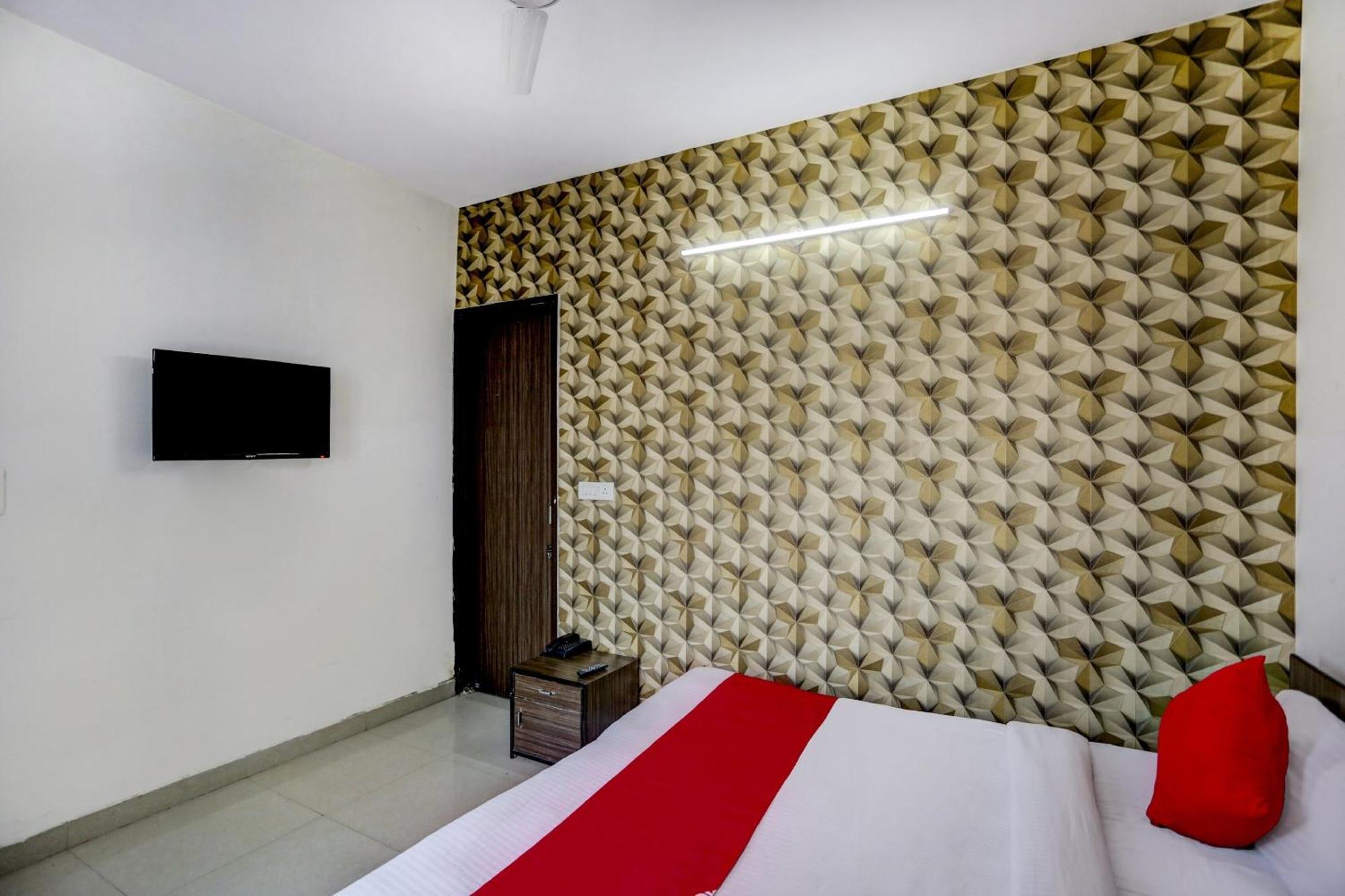Hotel O Blissbourn นิวเดลี ภายนอก รูปภาพ